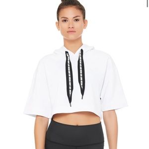 NWOT ALO Yoga Air Land Ocean Short Sleeve Crop